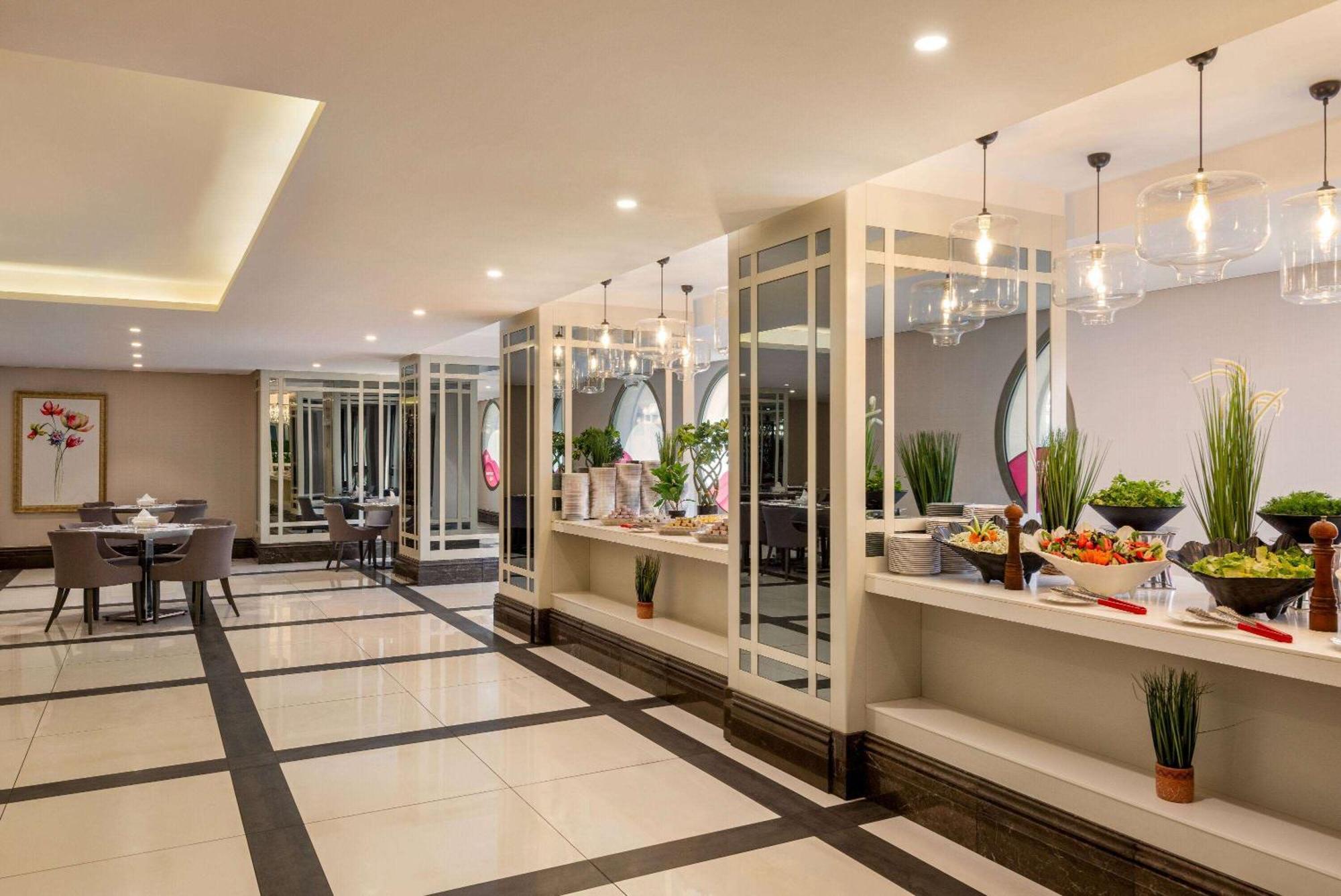 Ramada By Wyndham Makkah Zad Al Tayseer Mecca Exterior photo